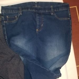 3 leggings and 4 shirts